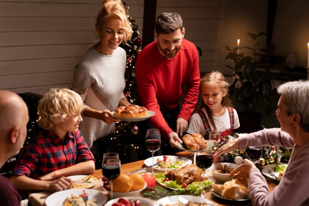 Immagine che ritrae pranzo di Natale.